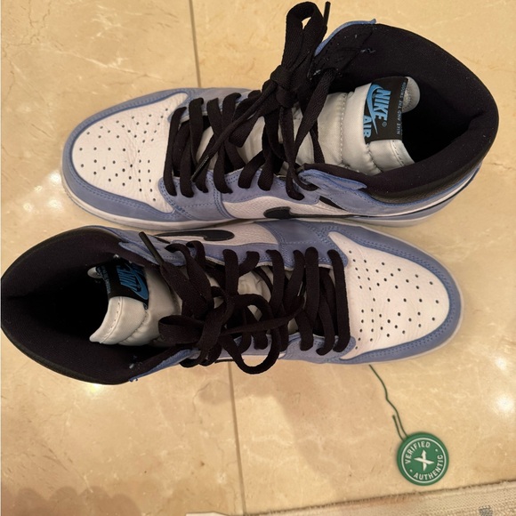 Jordan  Retro High OG University Blue - Picture 4 of 15